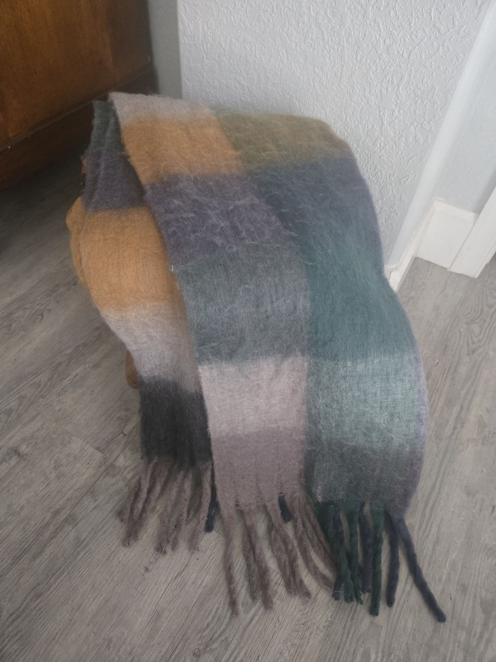 Multi-Color Gradient Wool-like Scarf - Picture 3 of 7